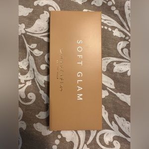 Soft Glam by Anastasia Beverly Hills.